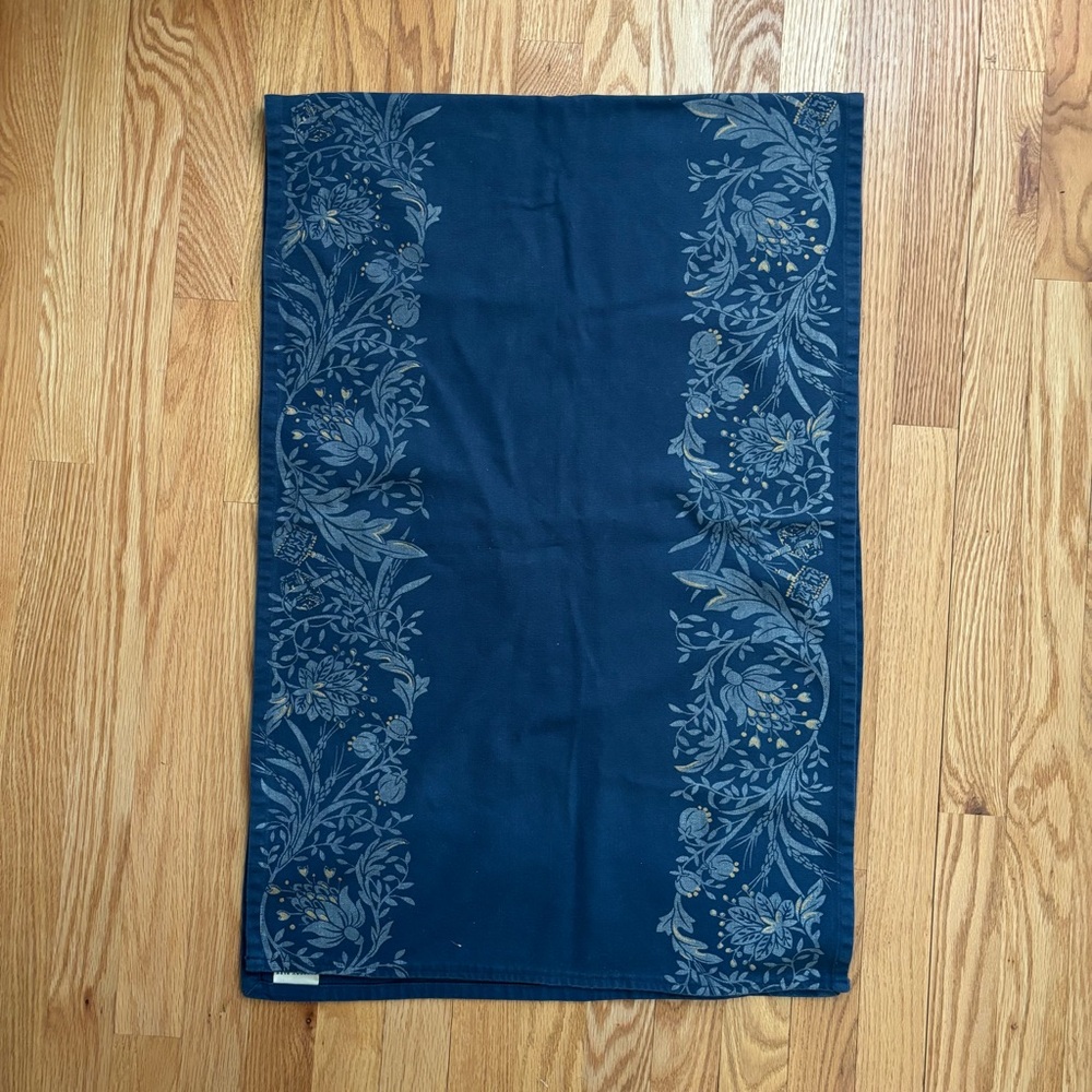 Pottery Barn Blue Botanical Print Cotton Table Runner 21x60”